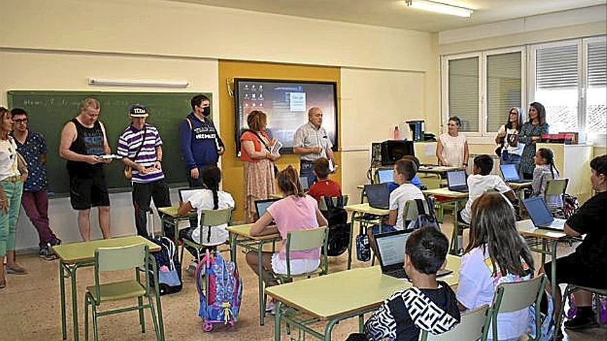 Portada y contraportada de la agenda sartagudesa.