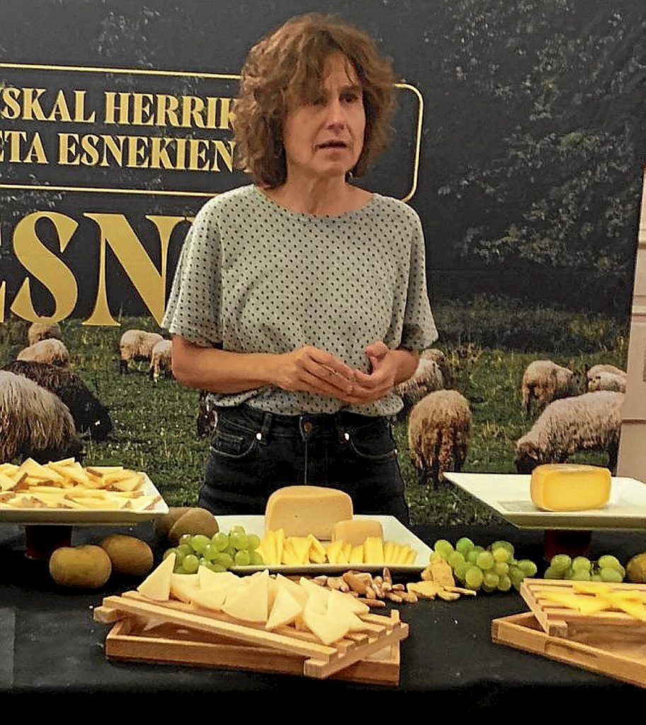 Malen Sarasua, disertando.