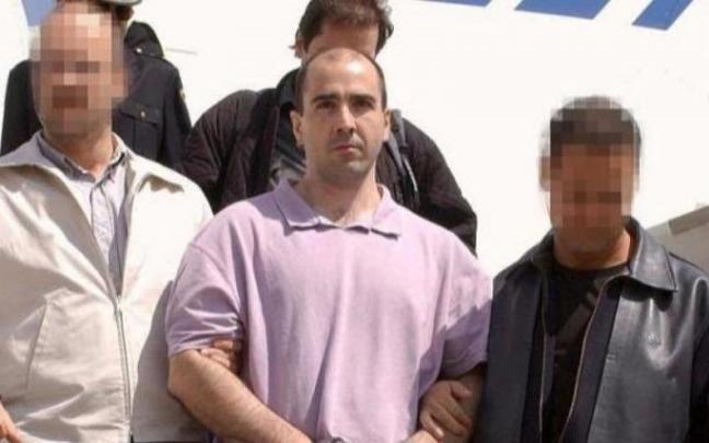 Álvaro Juan Arri Pascual, en una imagen de archivo tras su detención. Álvaro Juan Arri Pascual, en una imagen de archivo tras su detención.