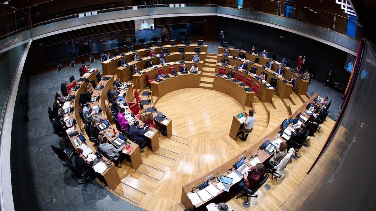 Vista del pleno del Parlamento de Navarra este jueves.