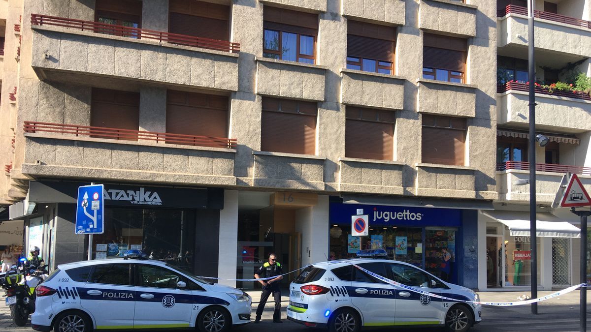 La Polic&iacute;a Local en la plaza Lovaina