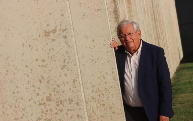 Fernando J&aacute;uregui, en el campus de la Universidad de Navarra, en una reciente visita a Pamplona.