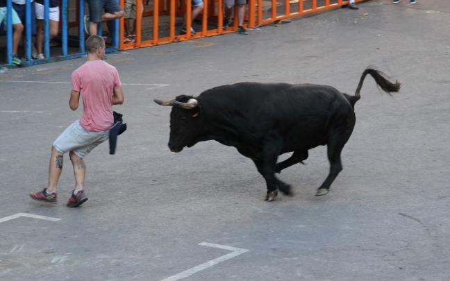 Imagen de archivo de un "bous al carrer". Imagen de archivo de un "bous al carrer".
