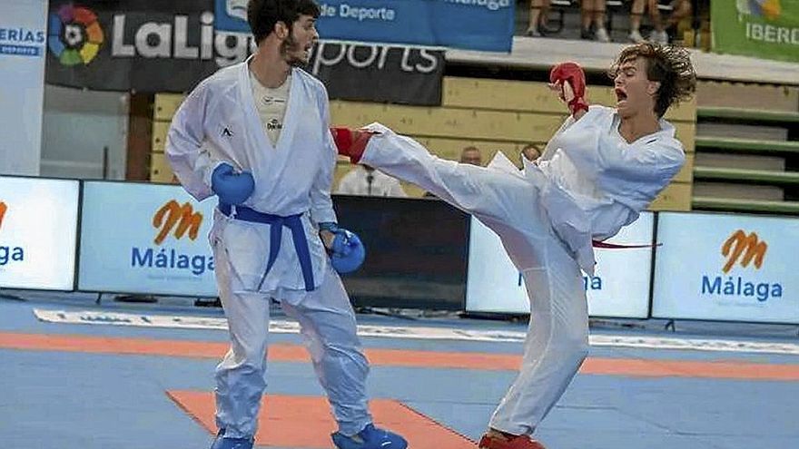 Julen Tamayo (a la derecha), durante la final sub-21 en la que logró la medalla de oro.