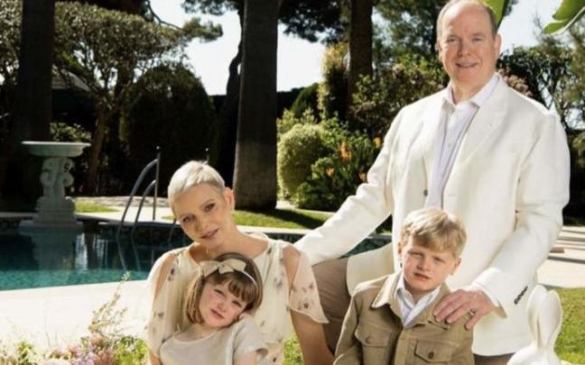 Charlene de Mónaco junto a su familia. Charlene de Mónaco junto a su familia.