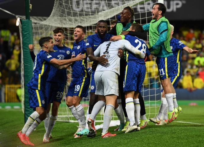 Kepa da la Supercopa al Chelsea en los penaltis.