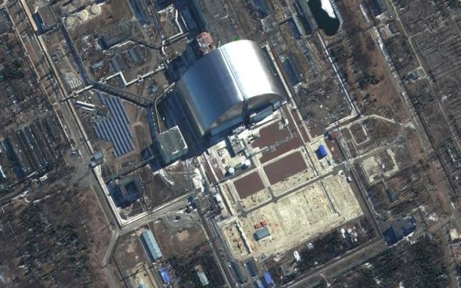 Imagen aérea de la central nuclear de Chernóbil. Imagen aérea de la central nuclear de Chernóbil.