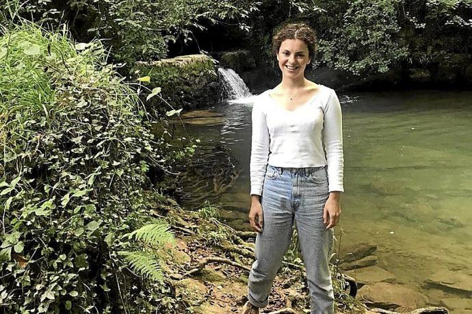 Naiara Ibañez en un lugar libre de ondas electromagnéticas.
