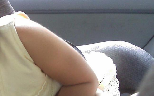 Imagen de recurso de un bebé en un coche