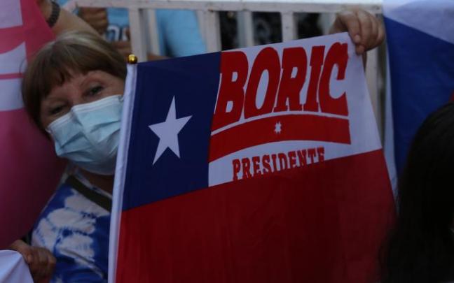 Una simpatizante de Boric, durante un acto electoral. Una simpatizante de Boric, durante un acto electoral.
