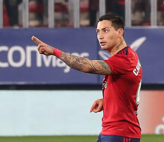 Gesto de Chimy a un rival del Athletic.