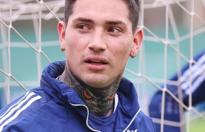 El Chimy, con su nuevo tatuaje en el cuello, ayer en Tajonar.