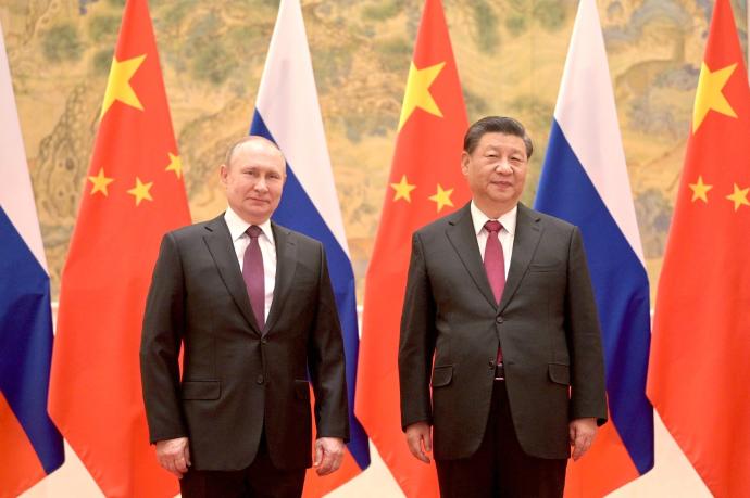 Xi Jinping y Vladímir Putin durante el encuentro que han mantenido en Pekín