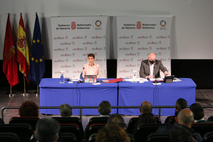 María Chivite, y el vicepresidente segundo y consejero de Ordenación del Territorio, Vivienda, Paisaje y Proyectos Estratégicos, José Mª Aierdi, en la Conferencia de Diálogo con las entidades locales de la Zona Media.