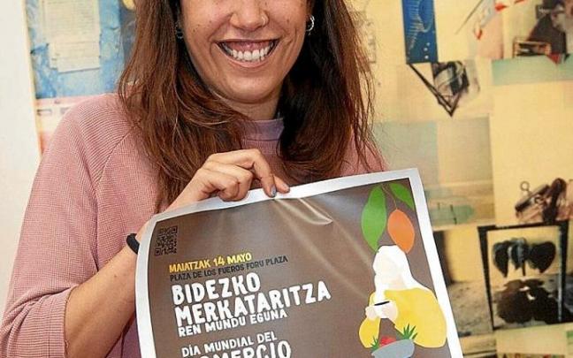 Sánchez posa con el cartel de la fiesta de este sábado. Foto: J. Chavarri Sánchez posa con el cartel de la fiesta de este sábado. Foto: J. Chavarri