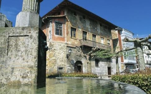 Areatza destaca por el patrimonio arquitectónico de su casco histórico.