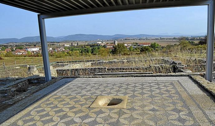 Patio y aljibe de una domus.