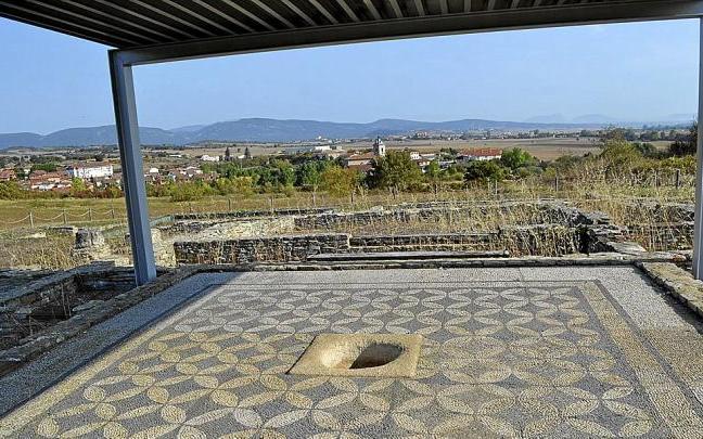 Patio y aljibe de una domus.