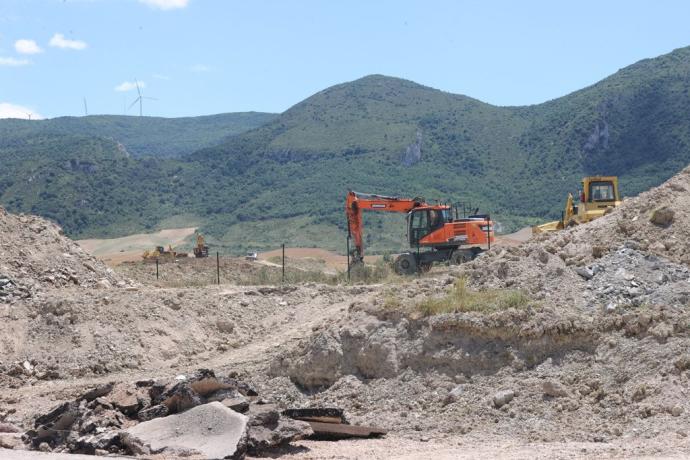 Obras de reparcelación para construir la futura planta de tratamiento de residuos urbanos de la Comarca de Pamplona.