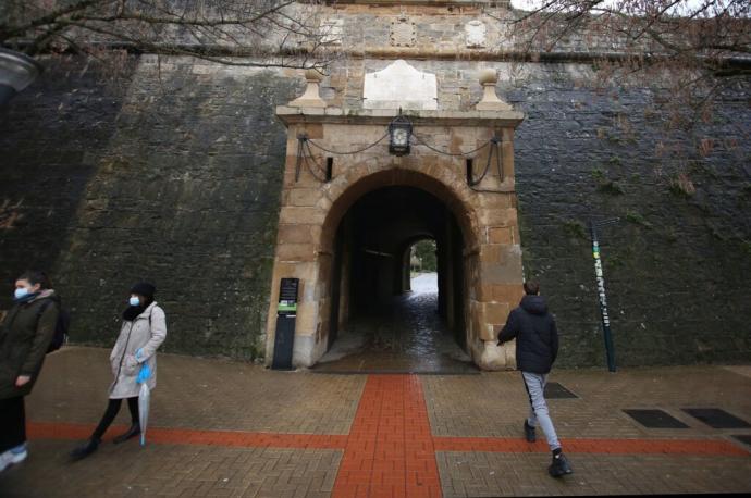 Entrada a la Ciudadela, en la avenida del Ejército.