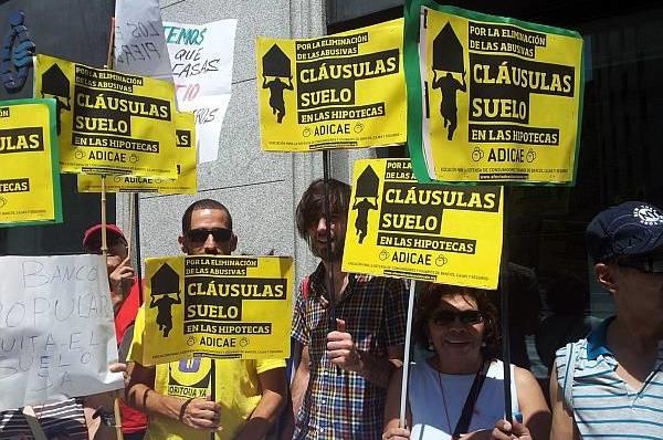 Protesta contra las cláusulas abusivas de las hipotecas.