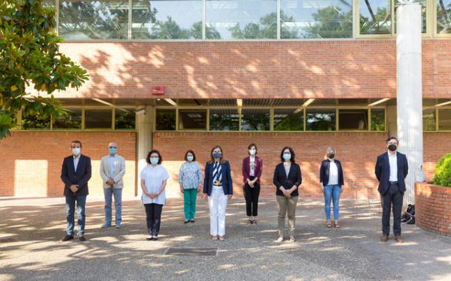 De izquierda a derecha, los investigadores de la Universidad de Navarra que participan en el proyecto: Germán Ramos, Fernando Echarri, Dolores López, Purificación González, Ana Sánchez-Ostiz, Ainhoa Arriazu, Aurora Monge, Anabel Vitas y Carlos Fernández-B