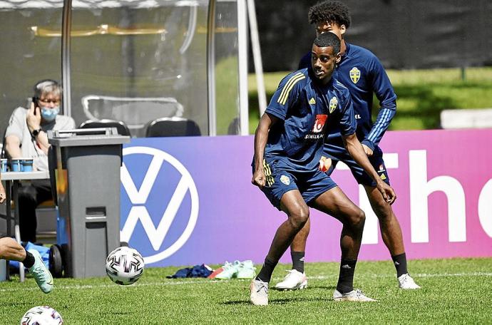 Isak, en un entrenamiento con Suecia previo a su estreno del lunes en la Eurocopa. Foto: Efe