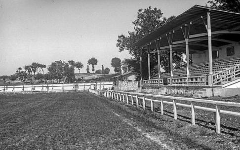 El bello y coqueto Mendizorroza se quedó sin competición oficial durante la temporada 1924-25, a causa del affaire del Deportivo Alavés con los clubes vizcaínos. Foto: Archivo Municipal de Vitoria: C. Yanguas