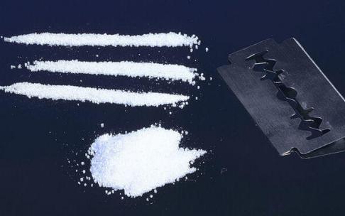 Unas rayas de cocaína.