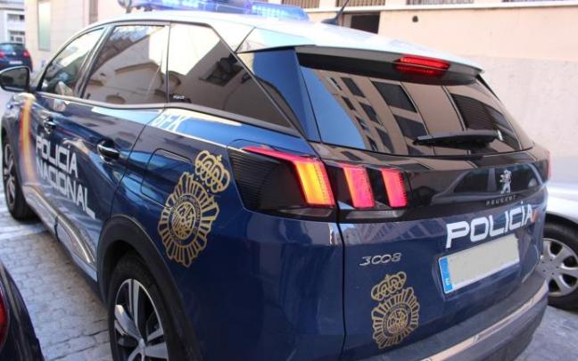 Vehículo de la Policía Nacional. Vehículo de la Policía Nacional.