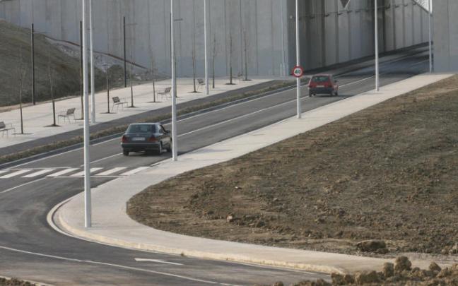 Las ventas de coches volvieron a caer el año pasado. Las ventas de coches volvieron a caer el año pasado.