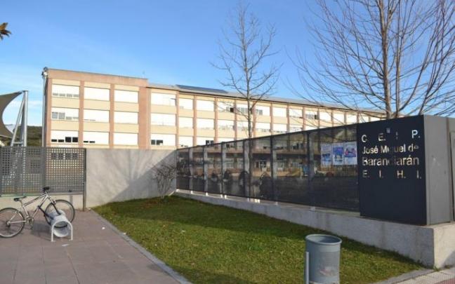 Exterior del colegio José Miguel Barandiarán.