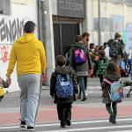 Varios escolares acuden a un colegio concertado. Foto: NTM