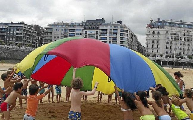 Varios niños, en una edición anterior de la iniciativa. Foto: NG.