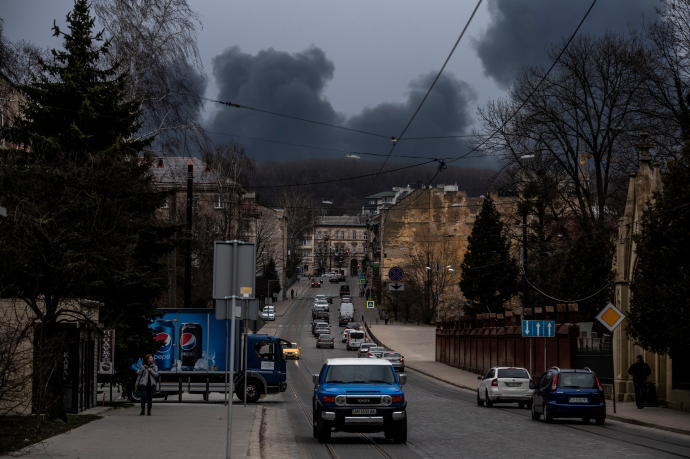 Leópolis, que ya fue bombardeado anteriormente, ha sido uno de los principales puntos de salida del país para los ucranianos.