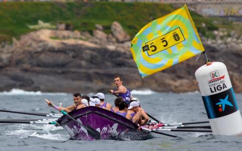 Santurtzi bogando en A Coruña.