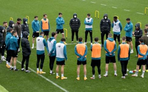 Los jugadores del Athletic atienden a Marcelino durante una sesión de la pasada temporada. Los jugadores del Athletic atienden a Marcelino durante una sesión de la pasada temporada.