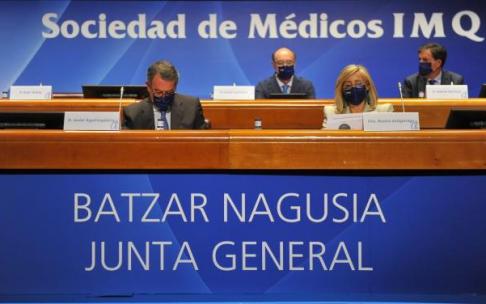 Consejeros del IMQ, con su presidenta, Beatriz Astigarraga, en la última junta. Consejeros del IMQ, con su presidenta, Beatriz Astigarraga, en la última junta.