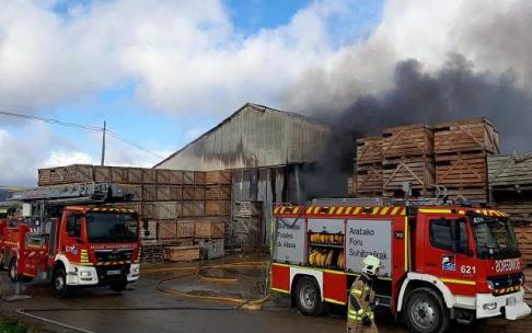 Bomberos de Álava en una emergencia.