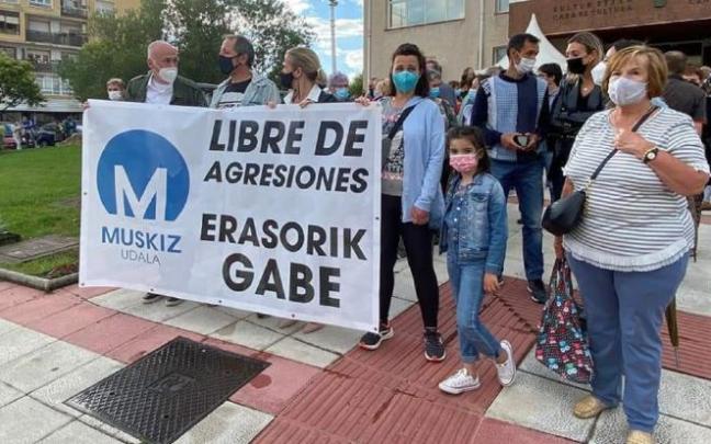 Decenas de vecinos acudieron a la concetración del día 20.