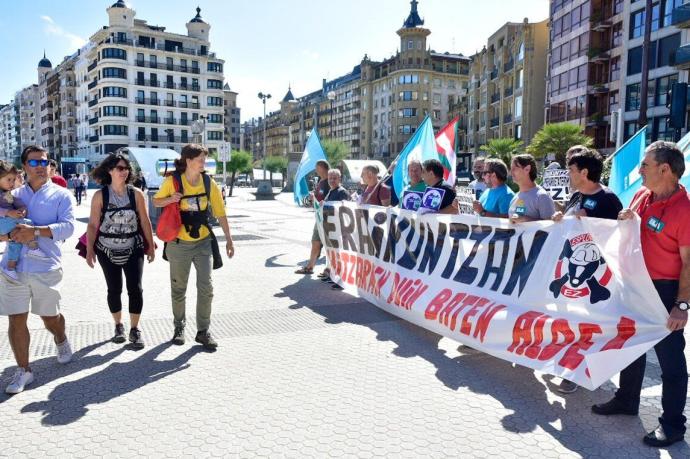 Concentración de trabajadores de la Construcción en Donostia.