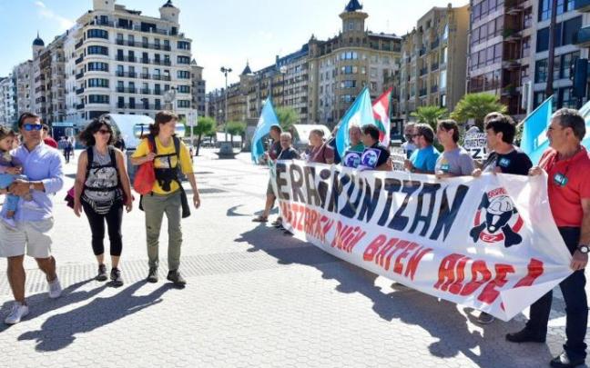 Concentración de trabajadores de la Construcción en Donostia. Concentración de trabajadores de la Construcción en Donostia.