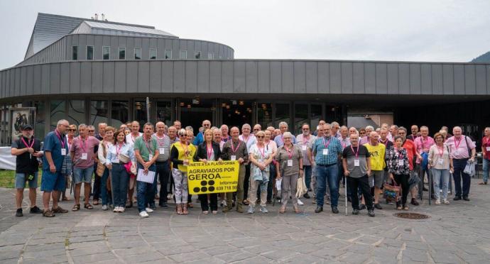 Concentración hoy de los afectados por Geroa en Andoain.