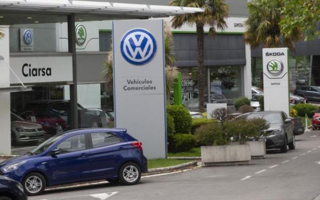Un concesionario de vehículos.