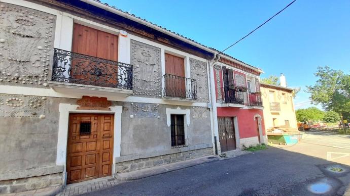 Fachada de la Casa de las Conchas.