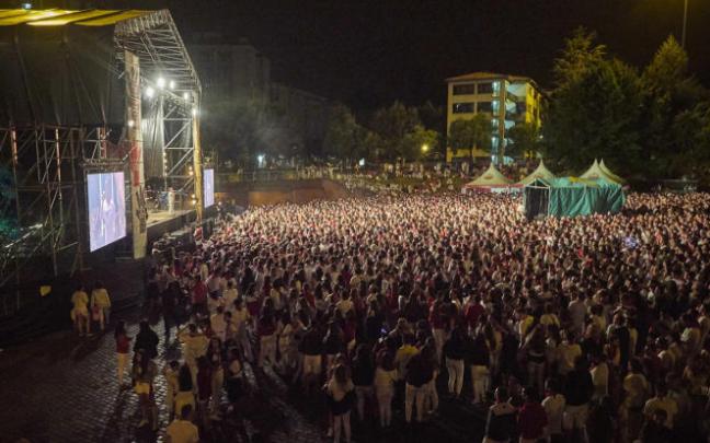 Concierto de Gatibu dentro del ciclo de la plaza de los Fueros de San Fermín en 2019.