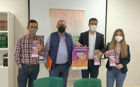 Comerciantes y Ayuntamiento apoyan la creatividad en los escaparates de Trapagaran.