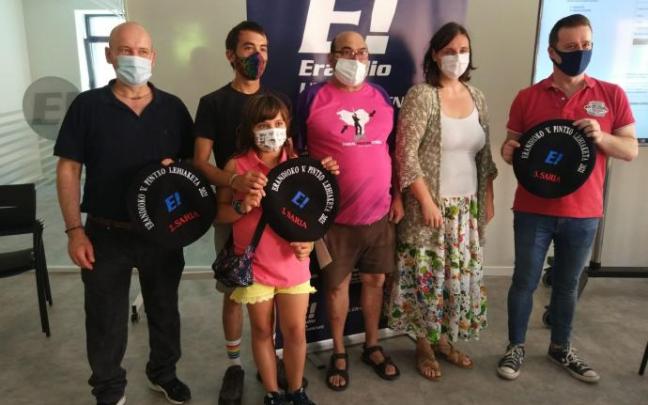 Representantes de los bares ganadores, junto a la alcaldesa, Aitziber Oliban. Representantes de los bares ganadores, junto a la alcaldesa, Aitziber Oliban.