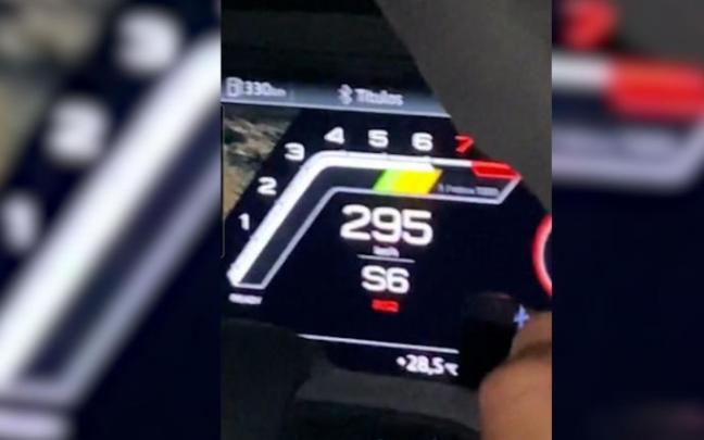 El conductor llegó a circular a 295 km/h.