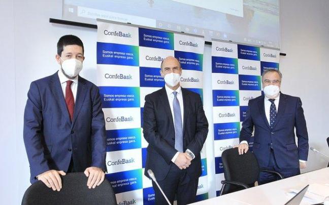 Los máximos responsables de Confebask durante la presentación de sus previsiones económicas para Euskadi para 2022 Los máximos responsables de Confebask durante la presentación de sus previsiones económicas para Euskadi para 2022